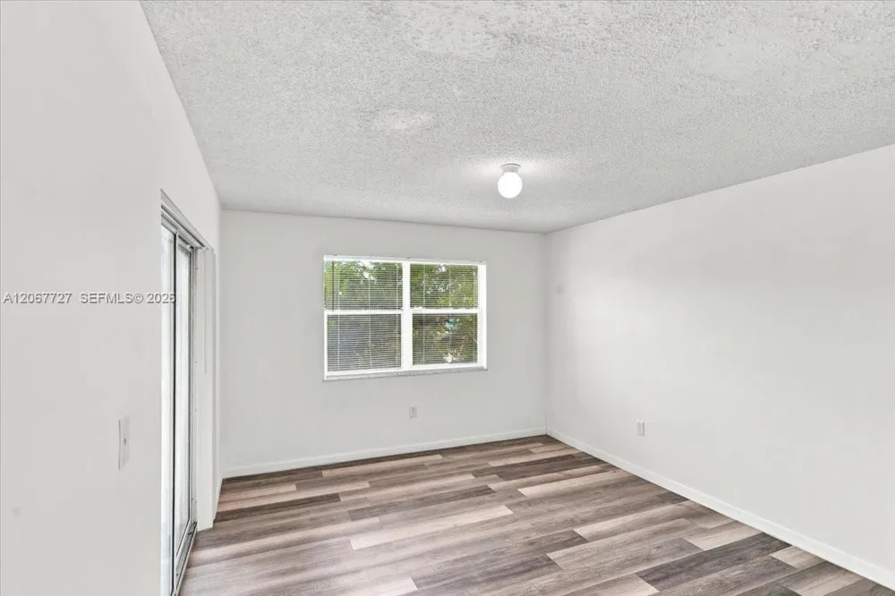 8660 SW 212th St #306 Cutler Bay, FL 33189