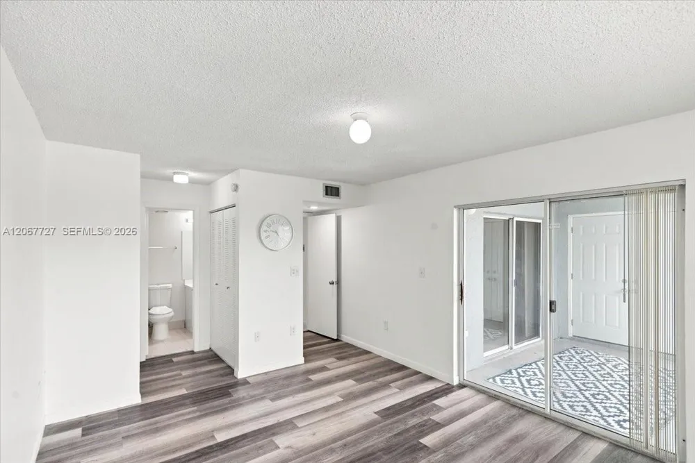 8660 SW 212th St #306 Cutler Bay, FL 33189