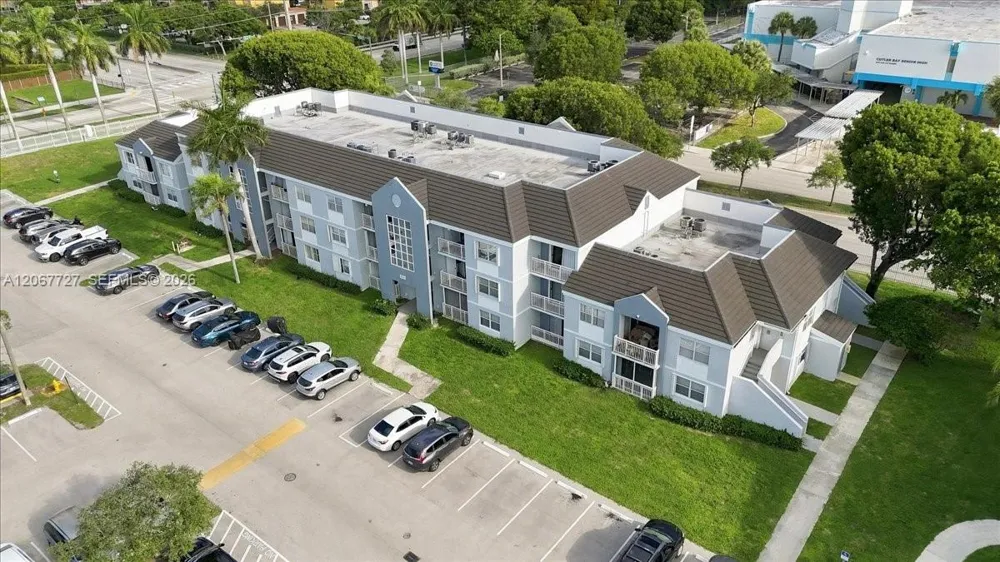 8660 SW 212th St #306 Cutler Bay, FL 33189