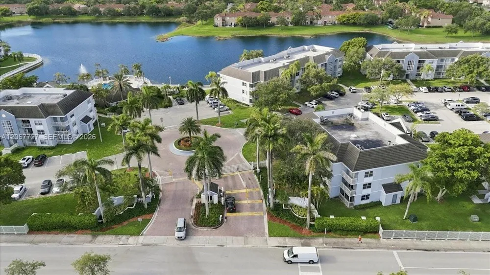 8660 SW 212th St #306 Cutler Bay, FL 33189