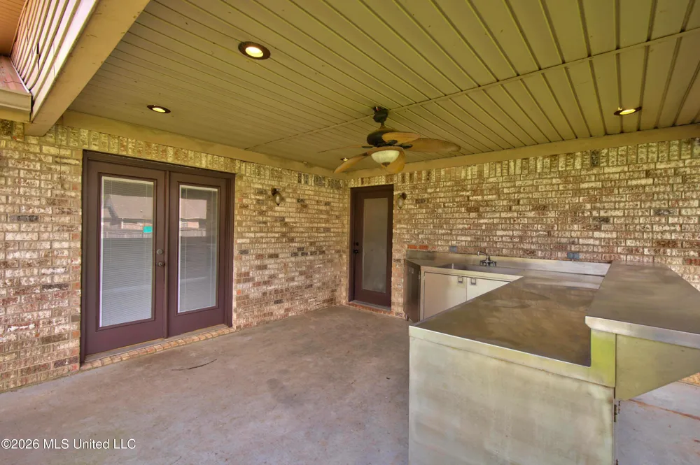 210 Idlewood Drive Waveland, MS 39576