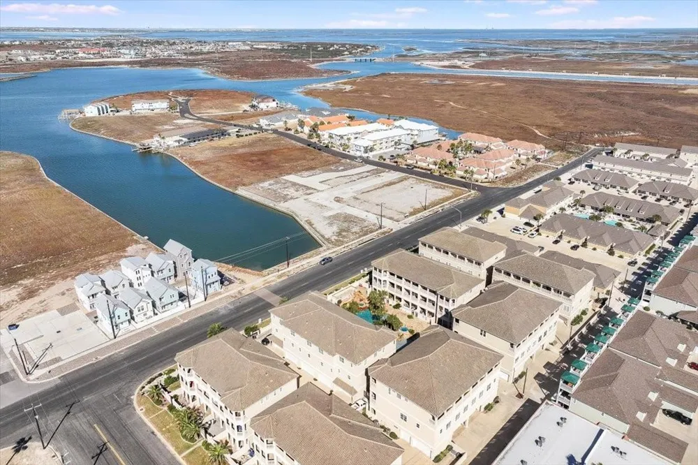 14910 Leeward Drive #304 Corpus Christi, TX 78418