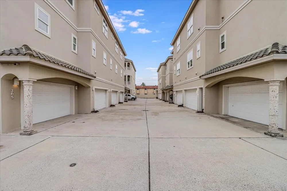 14910 Leeward Drive #304 Corpus Christi, TX 78418