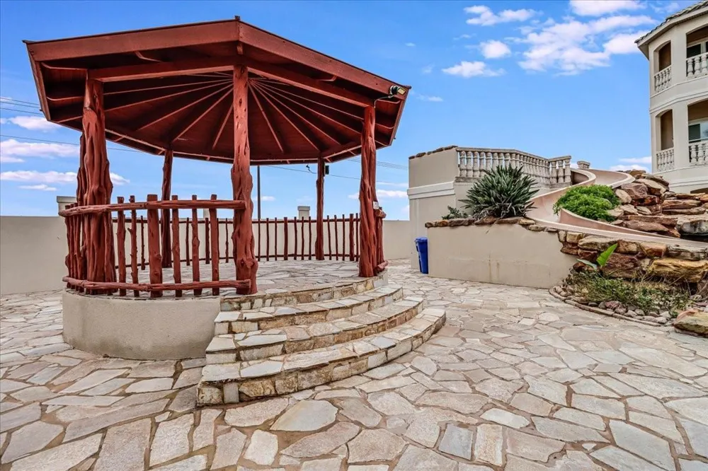 14910 Leeward Drive #304 Corpus Christi, TX 78418
