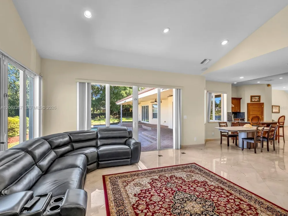 2710 WALKERS WAY Weston, FL 33331