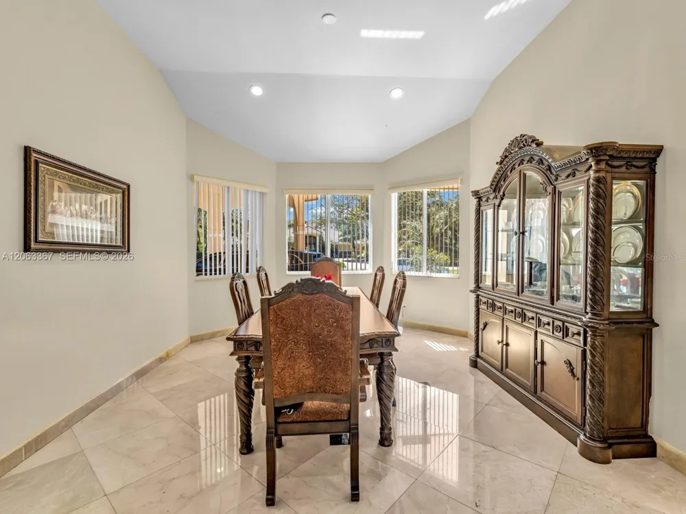 2710 WALKERS WAY Weston, FL 33331