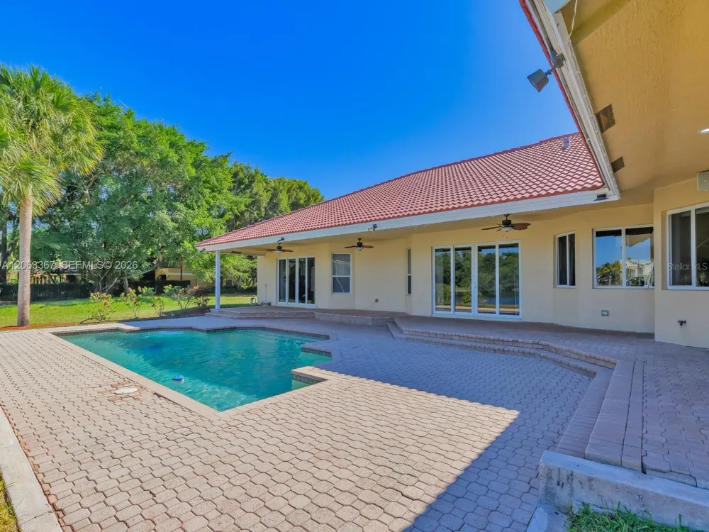 2710 WALKERS WAY Weston, FL 33331