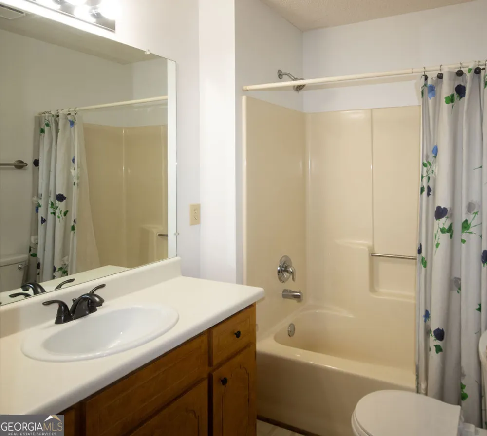 162 Price DR W Locust Grove, GA 30248