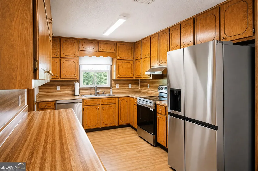 162 Price DR W Locust Grove, GA 30248