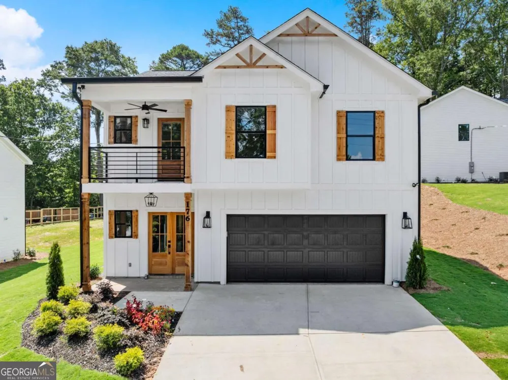 172 Llewellyn ST Clarkesville, GA 30523