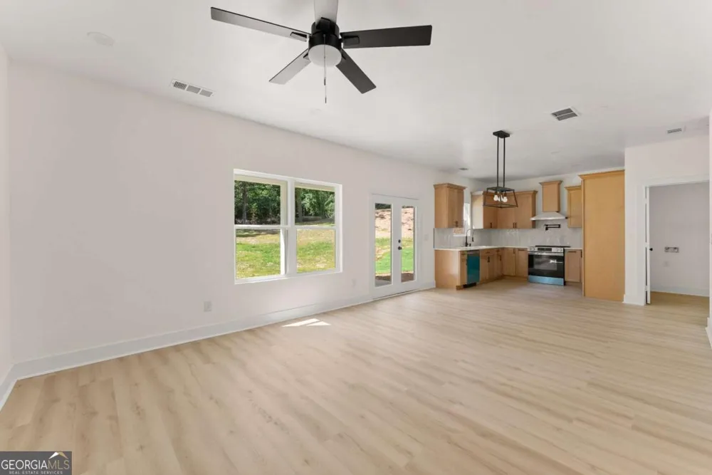 172 Llewellyn ST Clarkesville, GA 30523