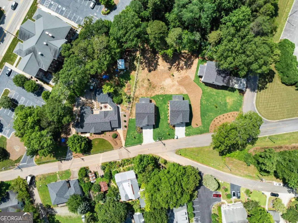 172 Llewellyn ST Clarkesville, GA 30523
