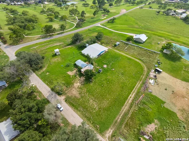 2721 County Road 676 Devine, TX 78016