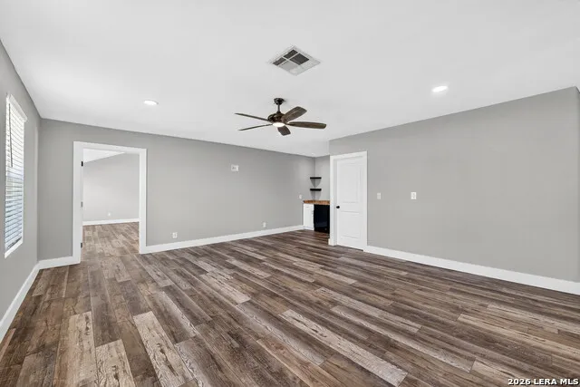 280 County Road 322 La Vernia, TX 78121