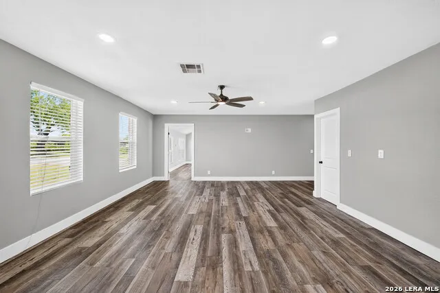 280 County Road 322 La Vernia, TX 78121