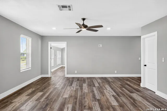 280 County Road 322 La Vernia, TX 78121