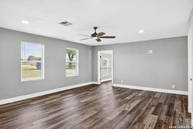 280 County Road 322 La Vernia, TX 78121