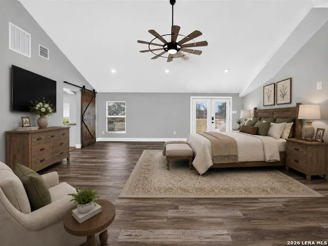 280 County Road 322 La Vernia, TX 78121