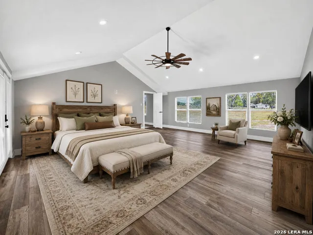280 County Road 322 La Vernia, TX 78121
