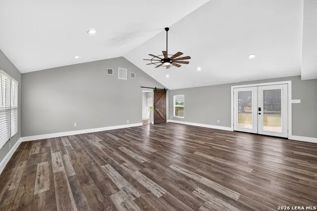 280 County Road 322 La Vernia, TX 78121