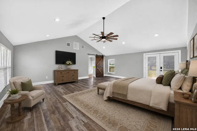 280 County Road 322 La Vernia, TX 78121