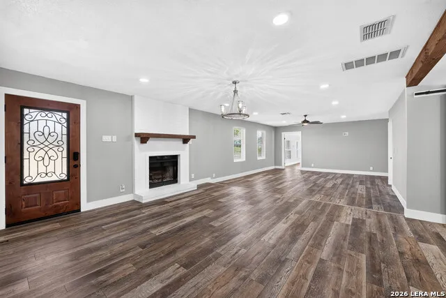 280 County Road 322 La Vernia, TX 78121