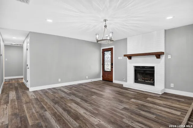 280 County Road 322 La Vernia, TX 78121