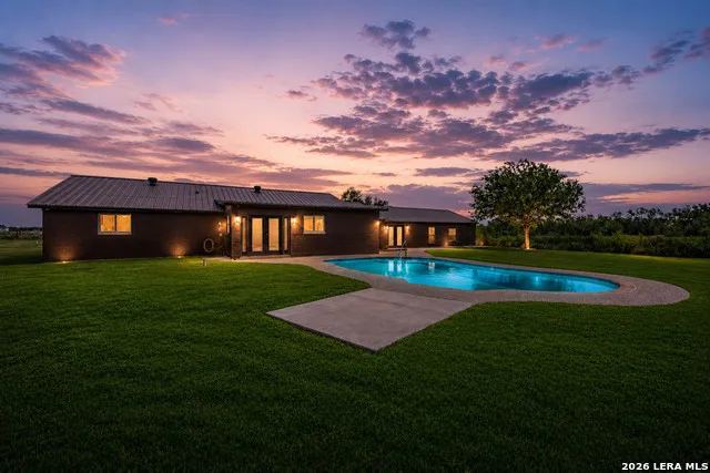 280 County Road 322 La Vernia, TX 78121