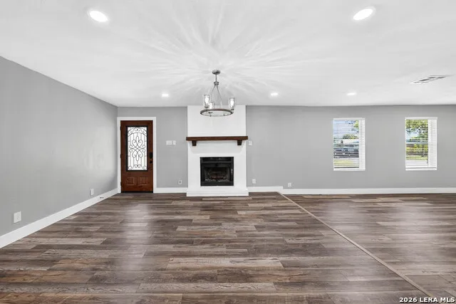 280 County Road 322 La Vernia, TX 78121