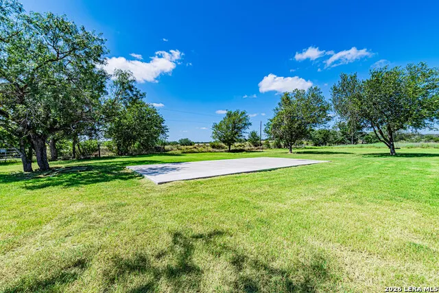 280 County Road 322 La Vernia, TX 78121
