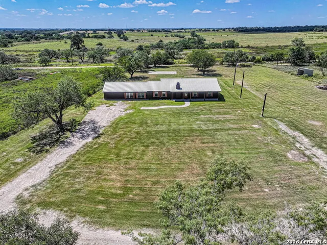 280 County Road 322 La Vernia, TX 78121