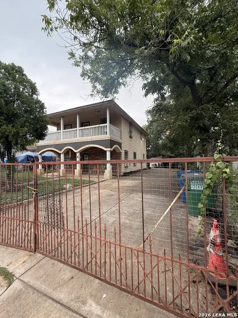 535 E EDMONDS AVE San Antonio, TX 78214