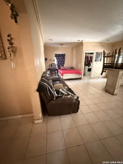 535 E EDMONDS AVE San Antonio, TX 78214