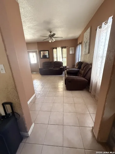 535 E EDMONDS AVE San Antonio, TX 78214