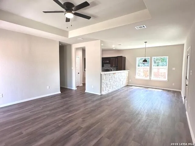 8207 1st Somerset, TX 78069