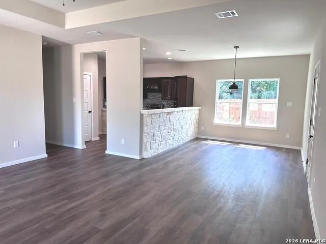 8207 1st Somerset, TX 78069
