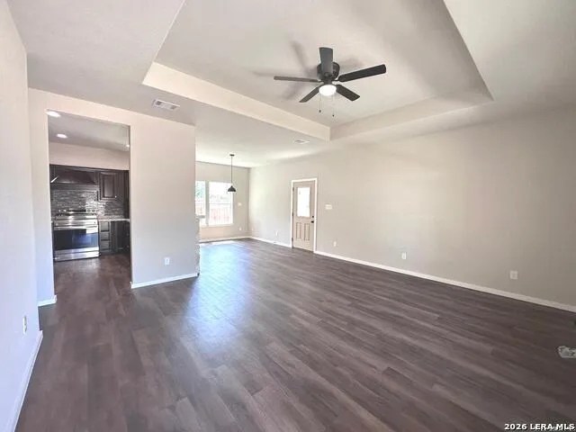 8207 1st Somerset, TX 78069