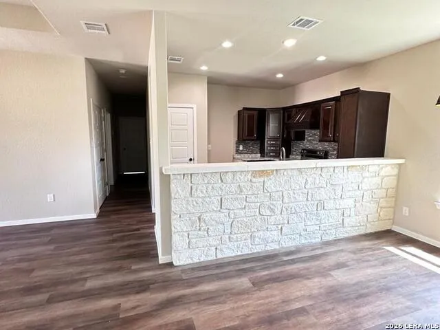 8207 1st Somerset, TX 78069