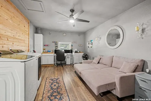 3210 Kirby Dr Kirby, TX 78219