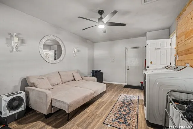 3210 Kirby Dr Kirby, TX 78219