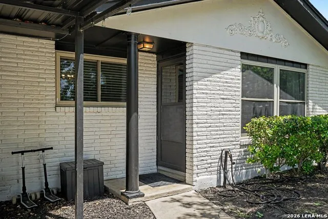 3210 Kirby Dr Kirby, TX 78219