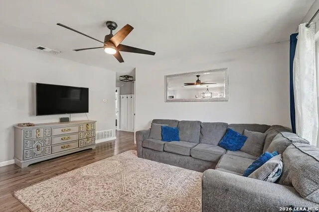 3210 Kirby Dr Kirby, TX 78219