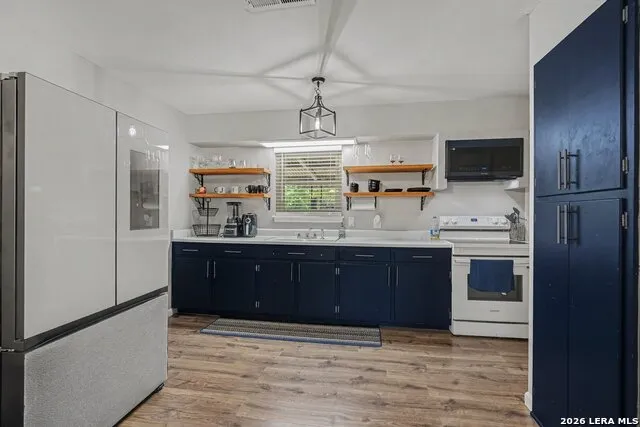 3210 Kirby Dr Kirby, TX 78219