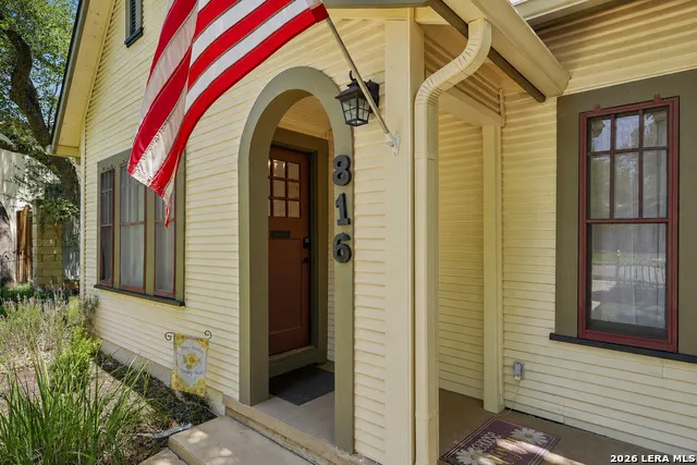 816 Wheless Ave Kerrville, TX 78028