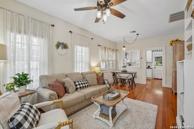 816 Wheless Ave Kerrville, TX 78028