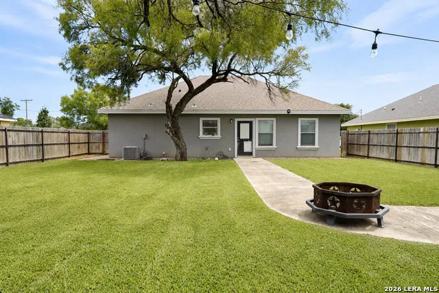 110 RIO GRANDE ST Uvalde, TX 78801