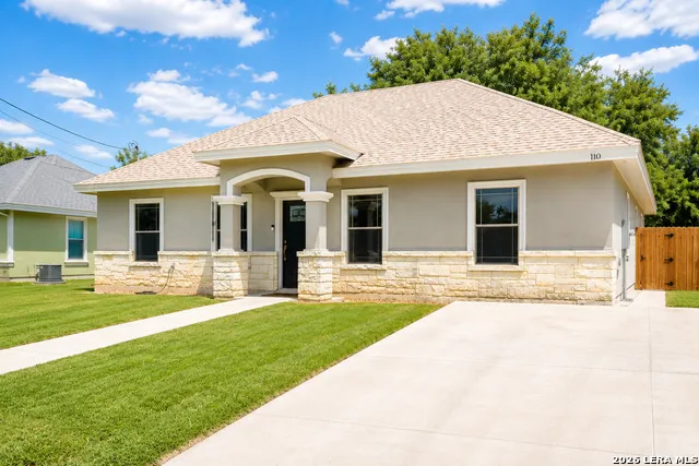 110 RIO GRANDE ST Uvalde, TX 78801