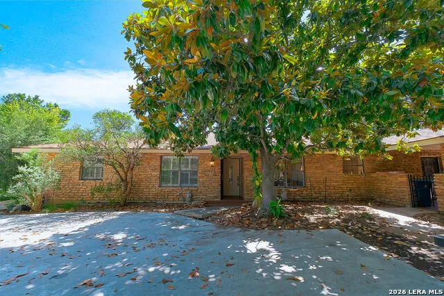 104 BRAEBURN CIR Kerrville, TX 78028