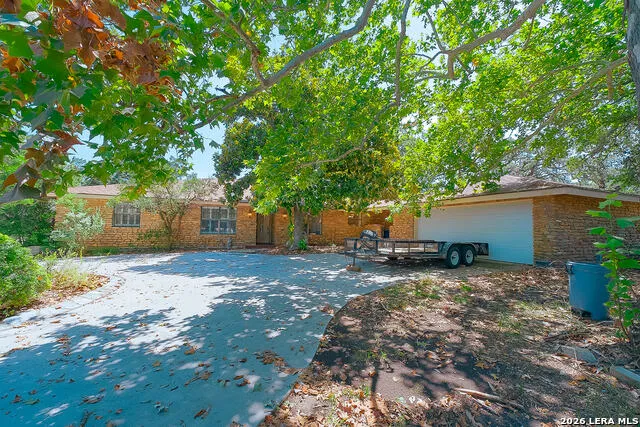 104 BRAEBURN CIR Kerrville, TX 78028