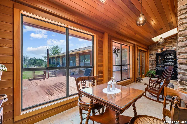 104 BRAEBURN CIR Kerrville, TX 78028
